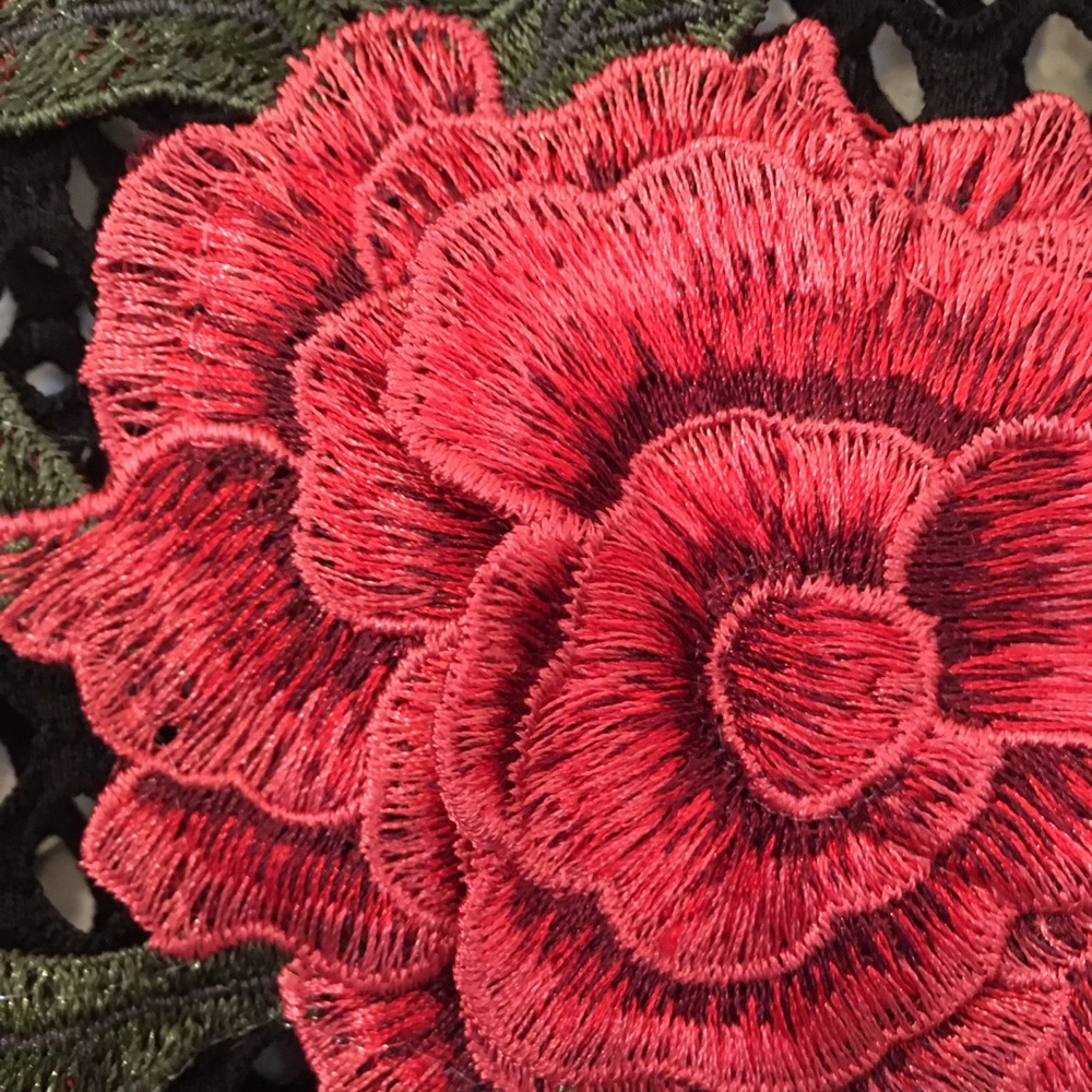Rose Crop Top - Picture 2 of 3